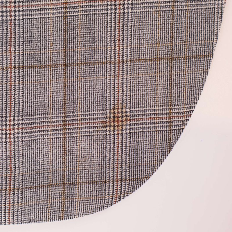 Detaljbild på rutigt tyg i närbild