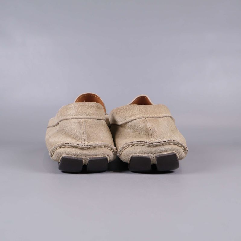 Hälvy av Prada loafers i beige mocka