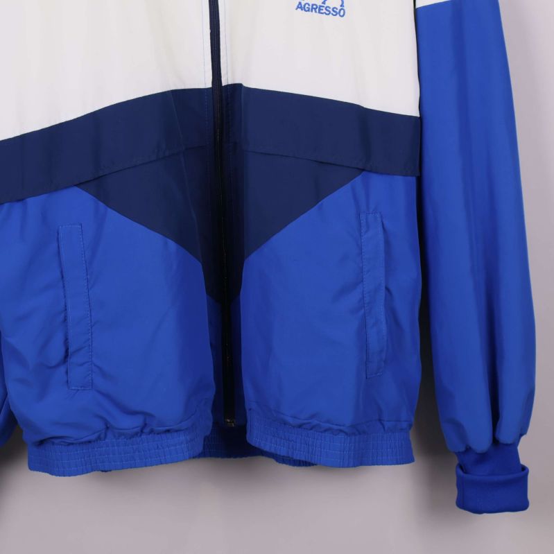 Nedre delen av jackan med fickor och resår