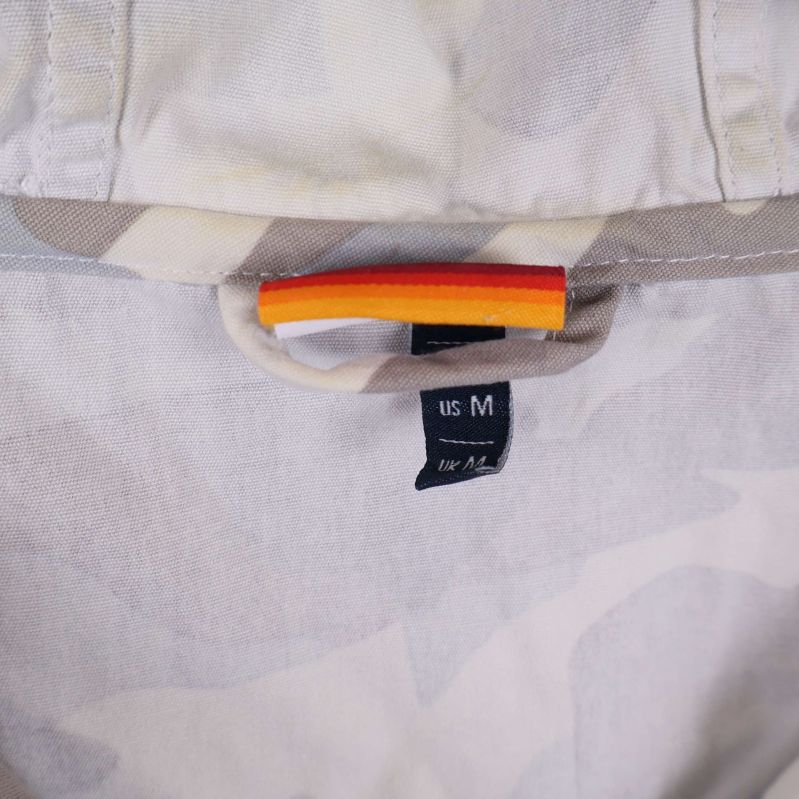 Storlekstag på insidan med US M och EU M