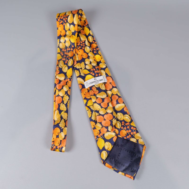 Slips med etikett från Cerruti 1881 Paris