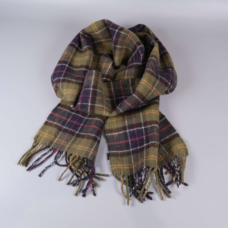 Rutig halsduk med fransar, löst arrangerad