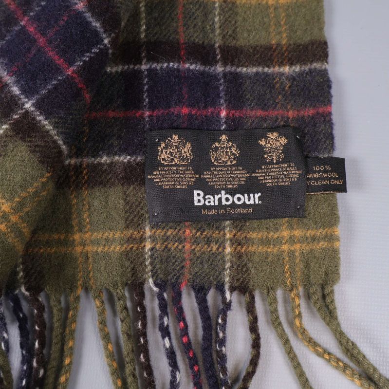 Barbour-etikett på rutmönstrad halsduk av 100% lammull