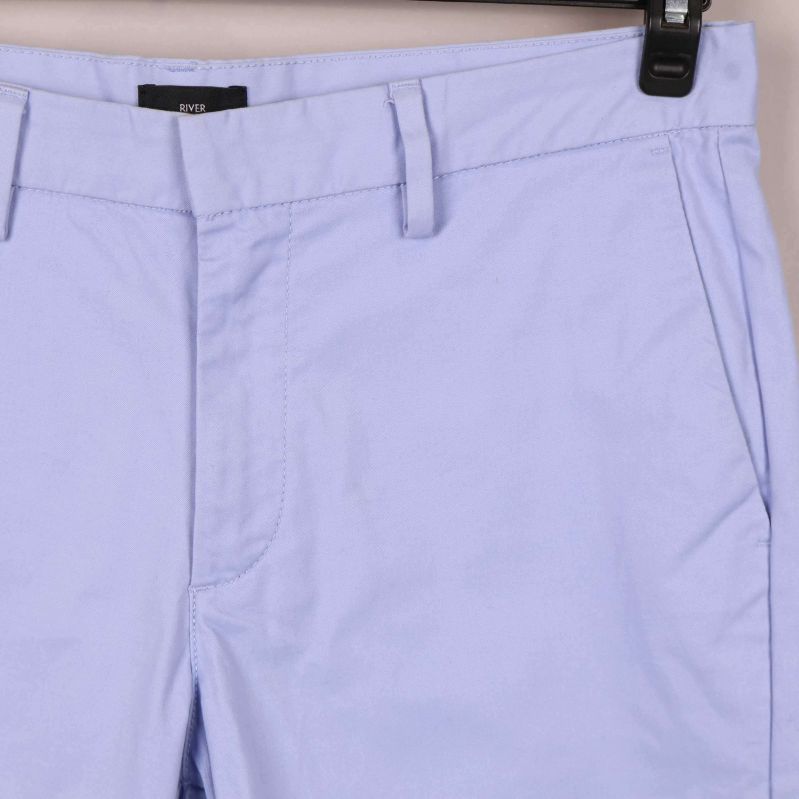 Detalj av höger ficka och linning