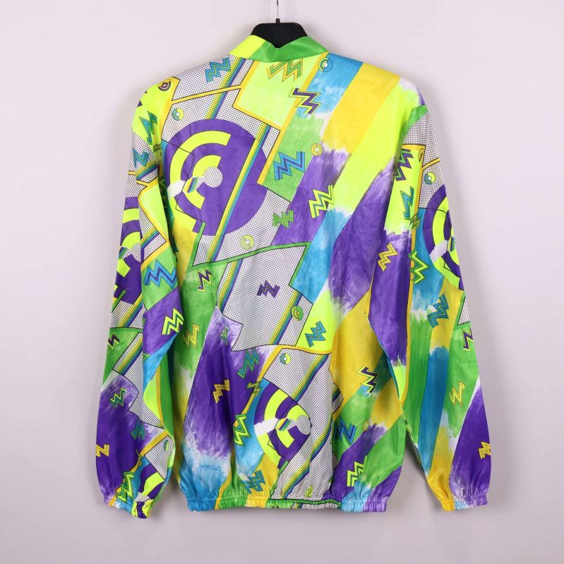 Jacka med mönster och neonfärger bakifrån