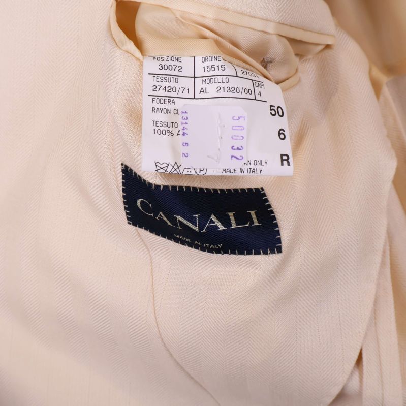 Storleksetikett och Canali märkning i kavajens insida