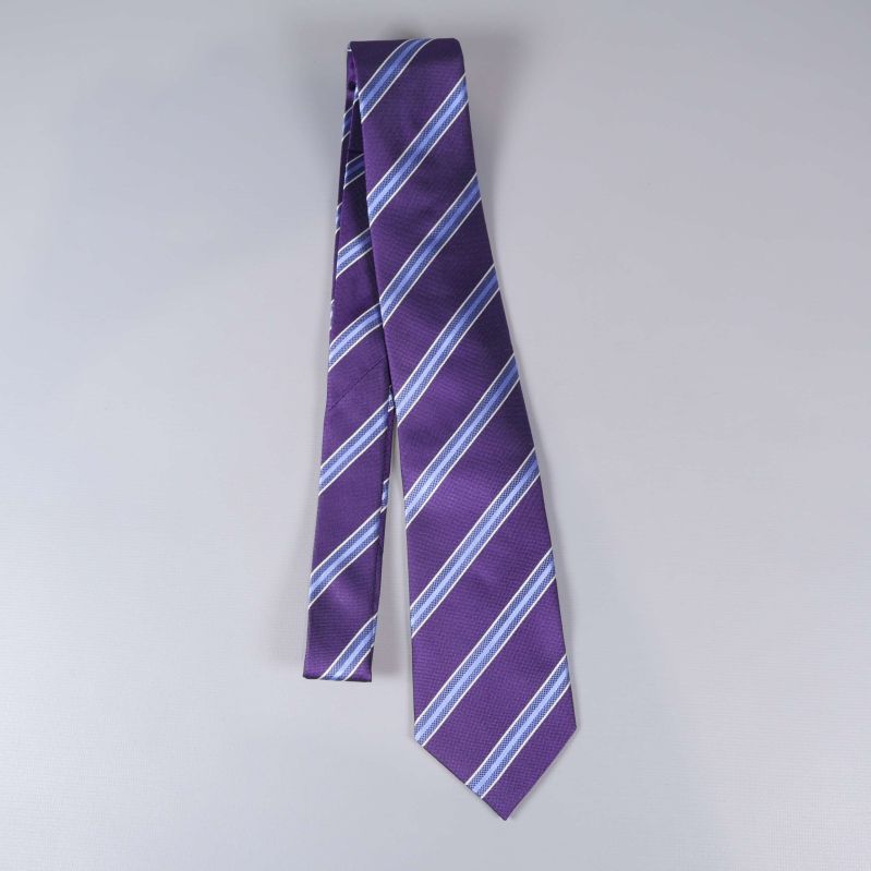 Lila slips med blå och vita ränder visad hel längd