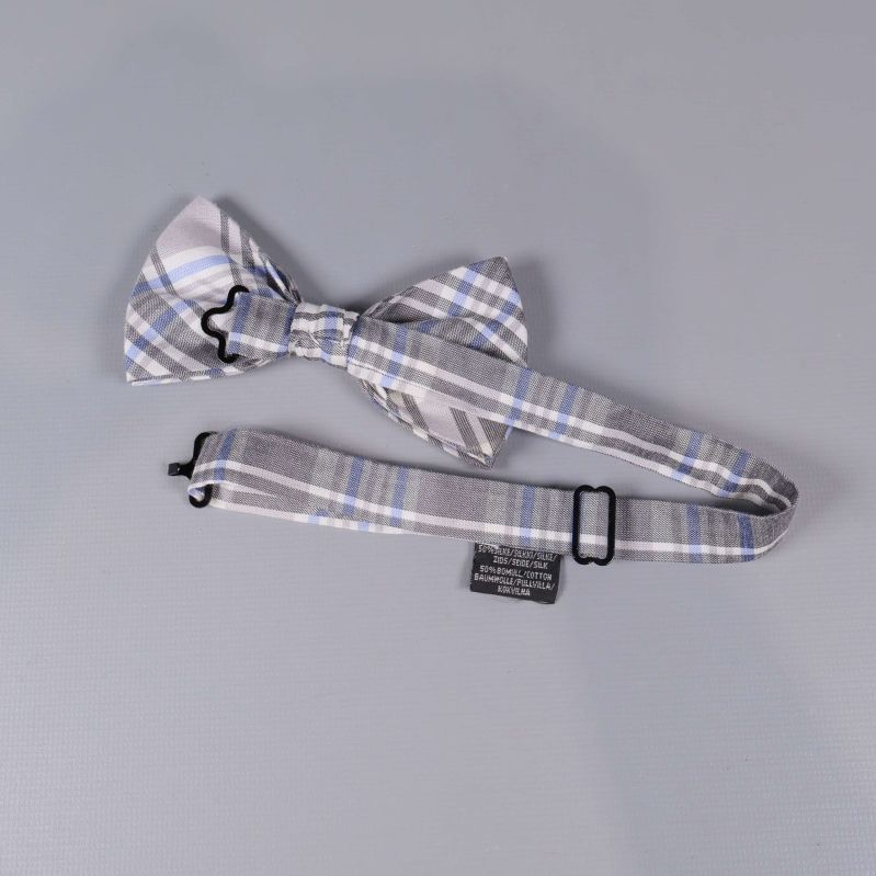 Justerbart band på rutig fluga visas uppfällt