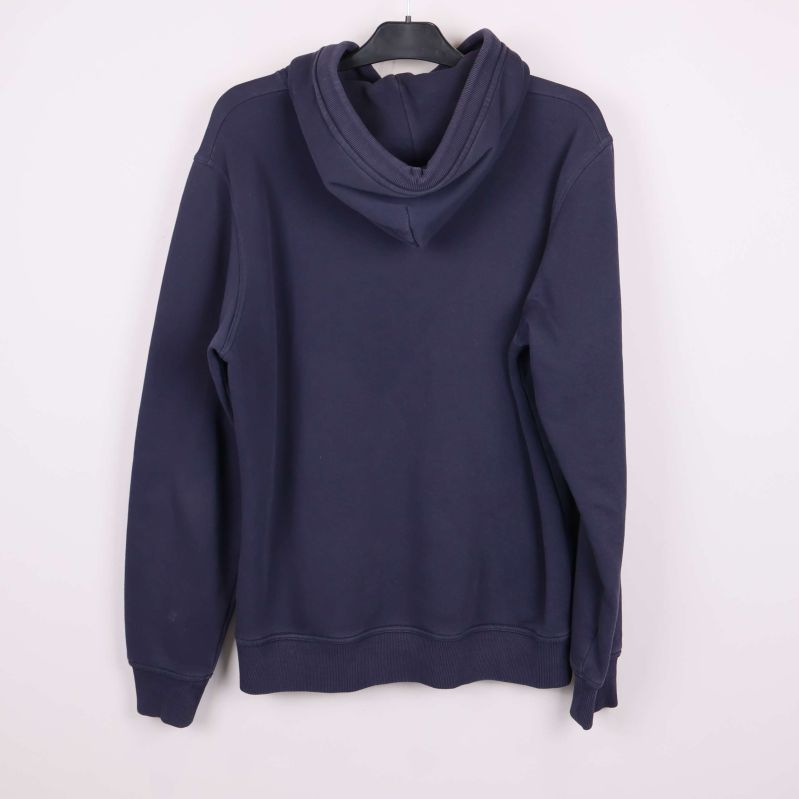 Baksidan av enfärgad mörkblå hoodie med huva
