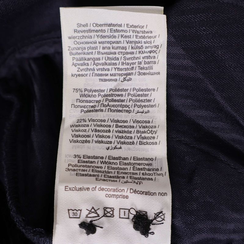 Materialinformation på kostym