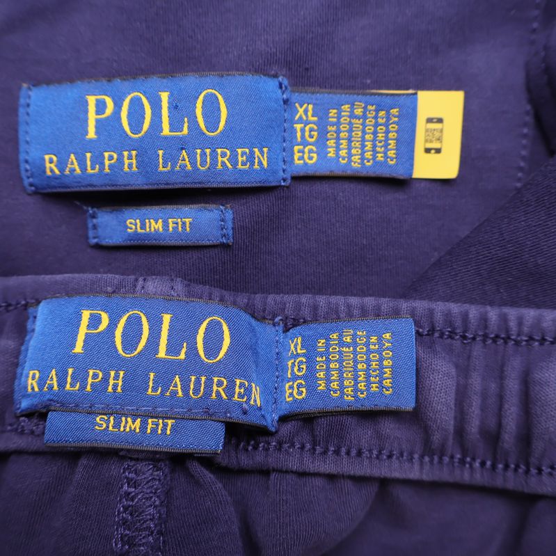 Detalj närbild etiketter Polo Ralph Lauren och storlek XL