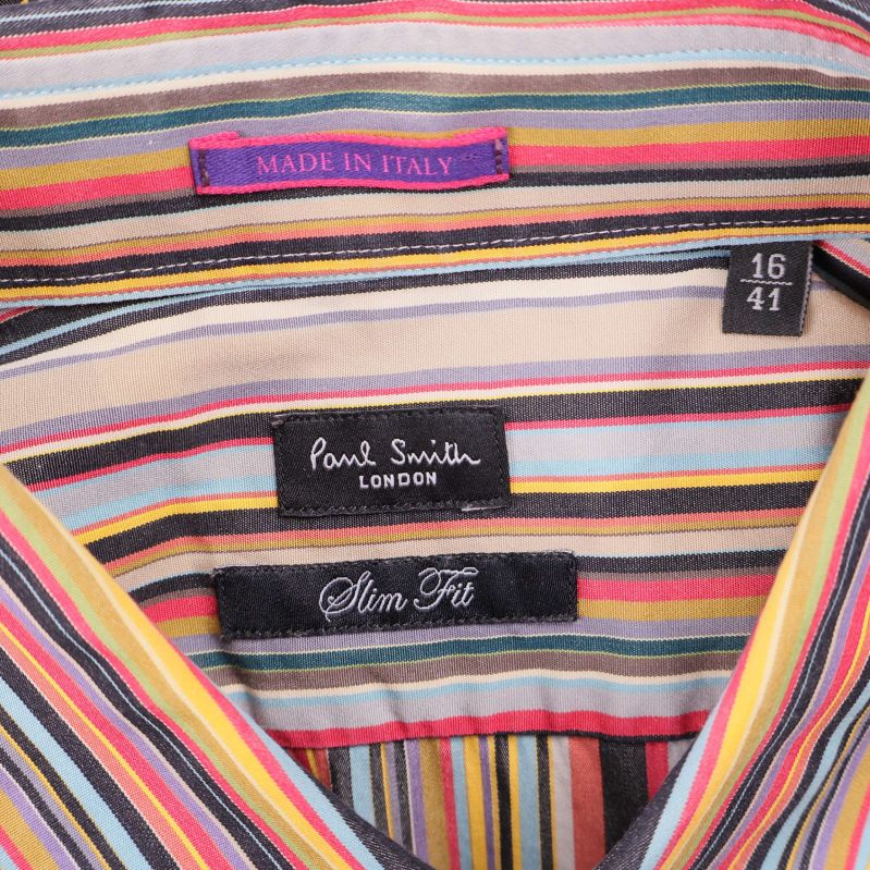 Närbild på märkning Paul Smith och storlek