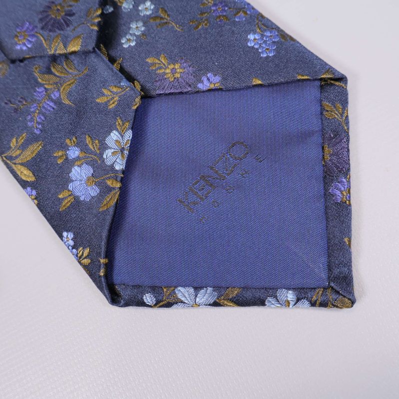Slipsens spets med Kenzo Homme-broderi