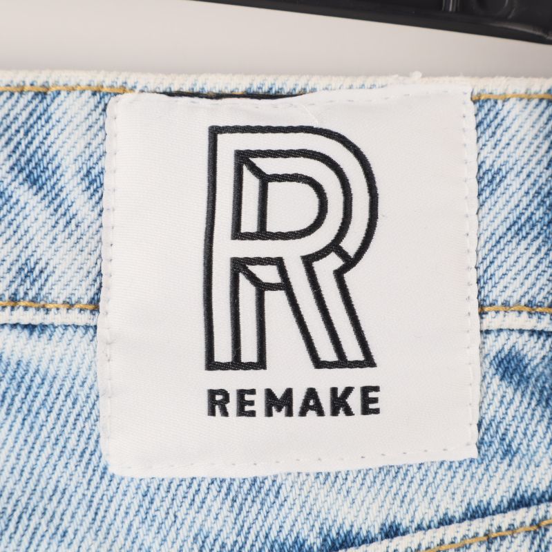 Remake logotyp på denimkjol