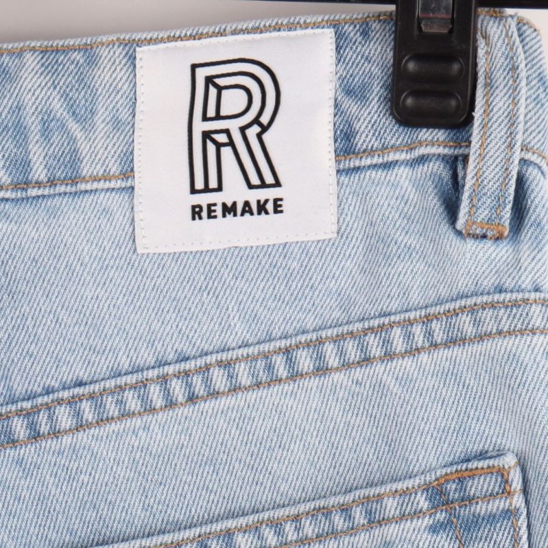 Remake logotyp bak på jeanskjol