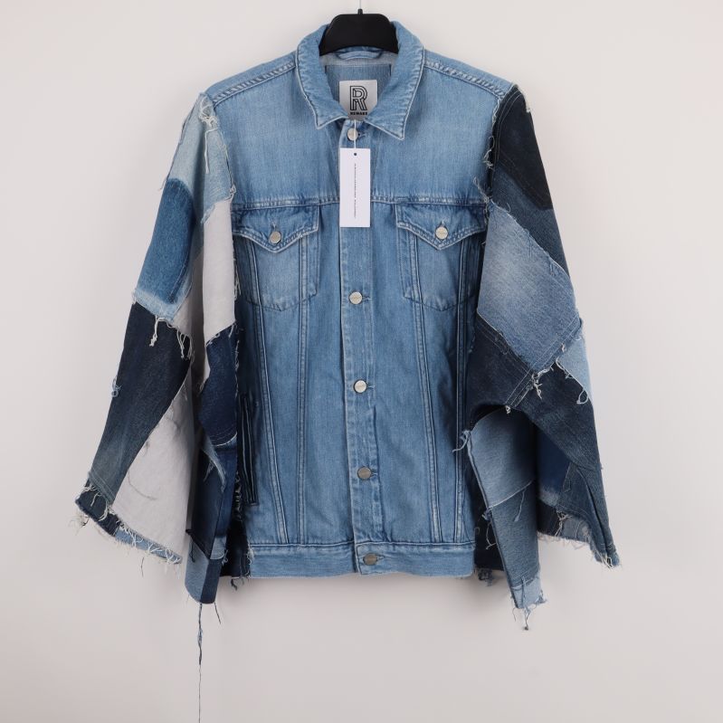 Jeansjacka med patchworkärmar framifrån