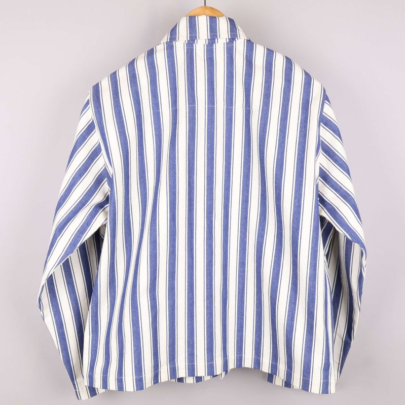 Baksidan av skjortan