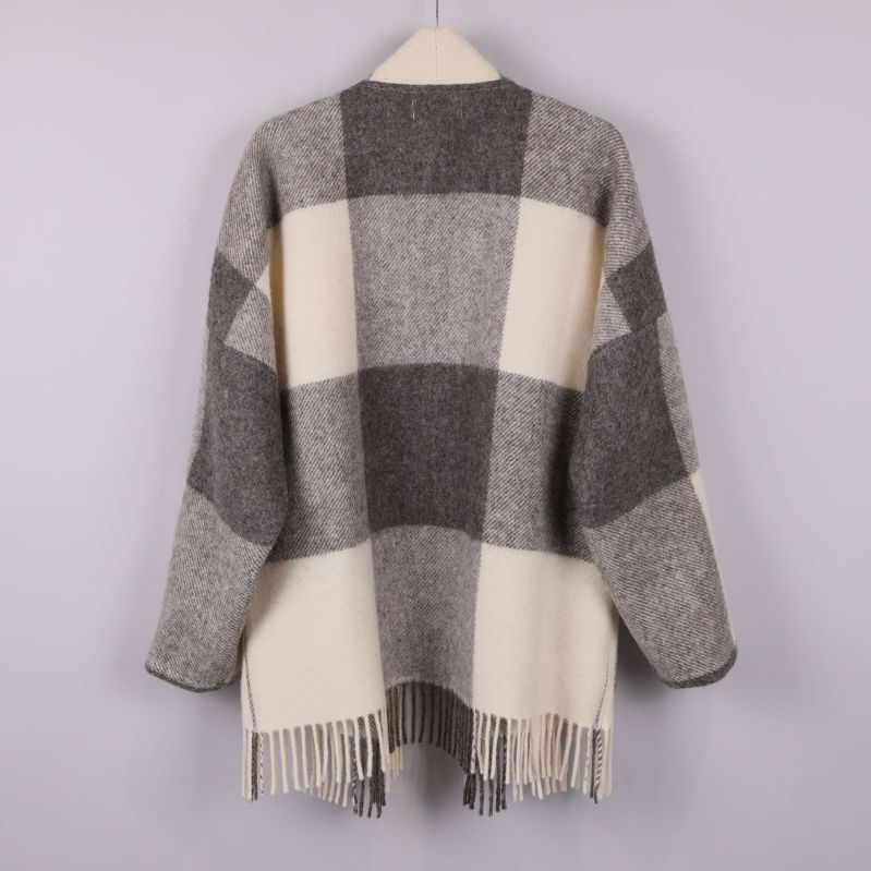 Filtjacka sedd bakifrån med blockmönster