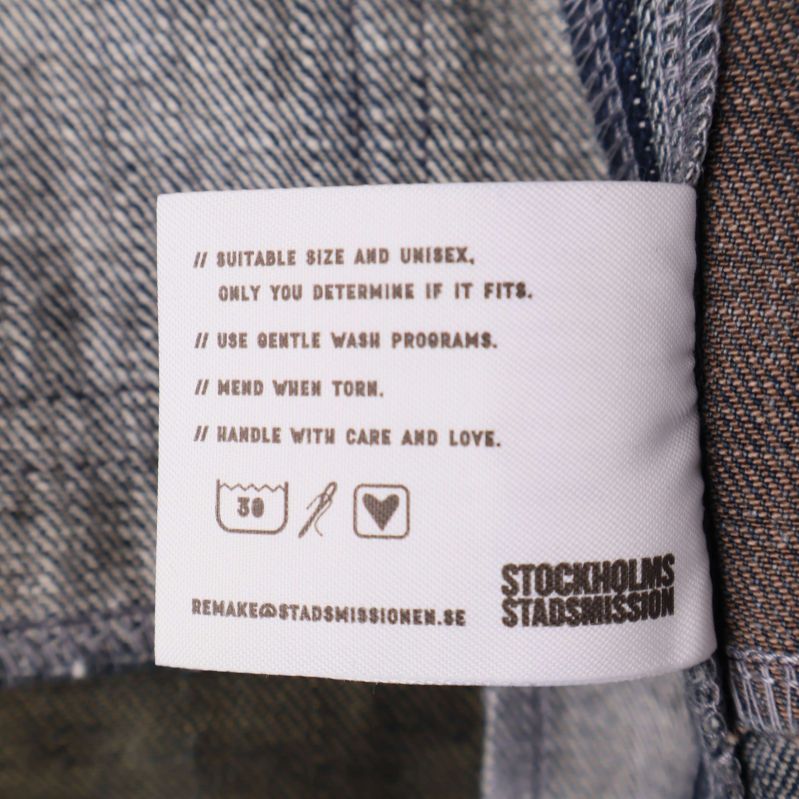 Tvätt- och skötselanvisning för denimrock i patchwork