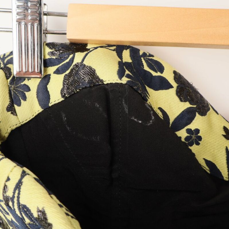 Insidan av klänningens överdel