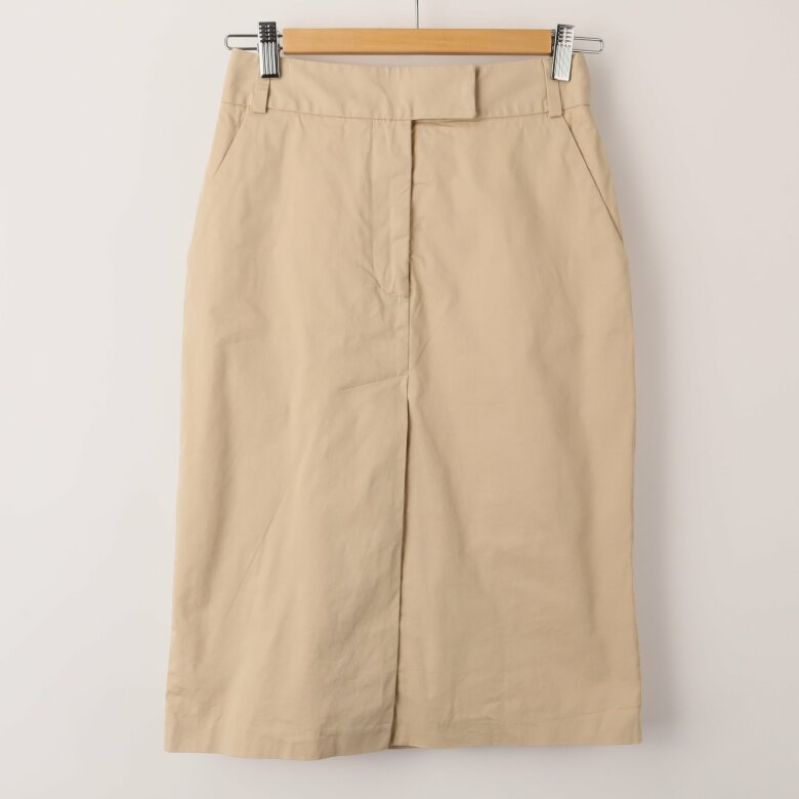 Beige kjol med knäppning