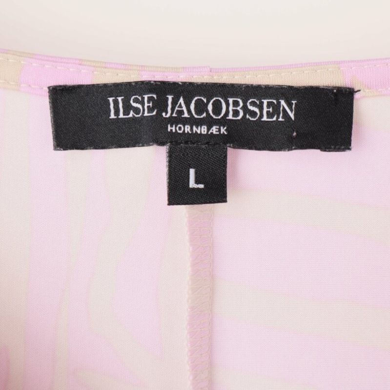 Märke: Ilse Jacobsen på klänningen