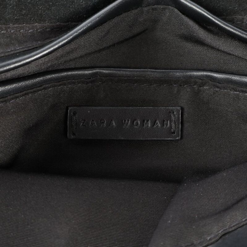 Zara Woman logotypen på insidan av väskan