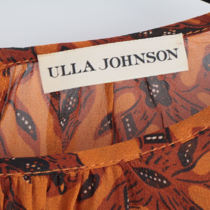Ulla Johnsons märke på blusen