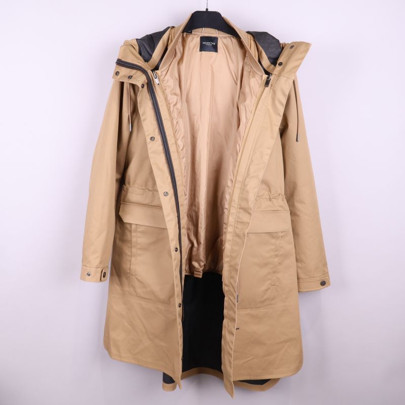 Beige parkas öppen visandes insidan