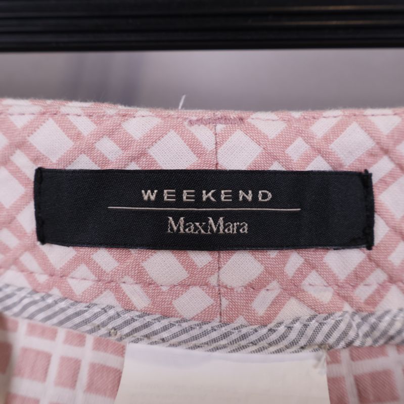 Märkesetikett med Weekend Max Mara
