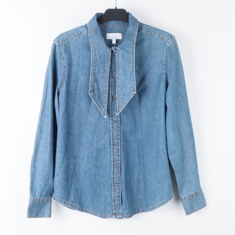 Jeansskjorta med kragdetalj framifrån