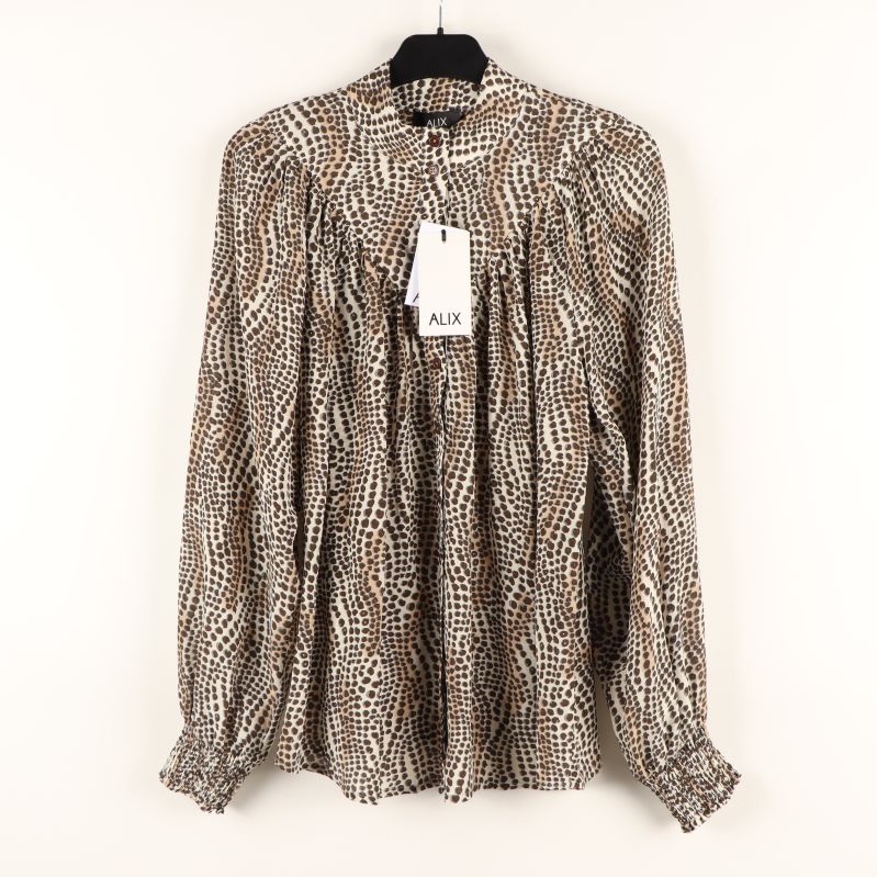 Blus med djurmönster, framifrån