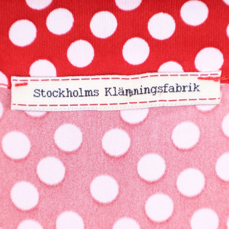 Stockholms Klänningsfabrik etikett på klänningen