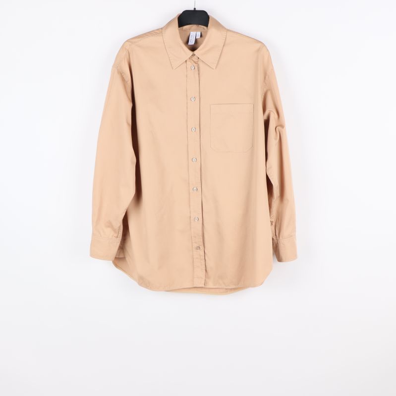 Beige skjorta med bröstficka 