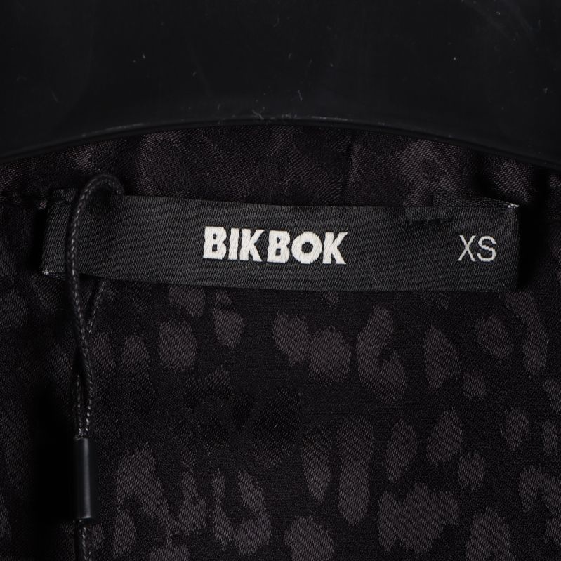 Etikett med: BIK BOK och XS
