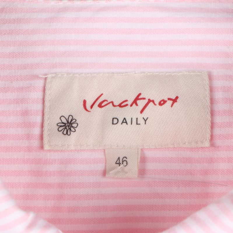 Jackpot Daily etikettet på skjortan