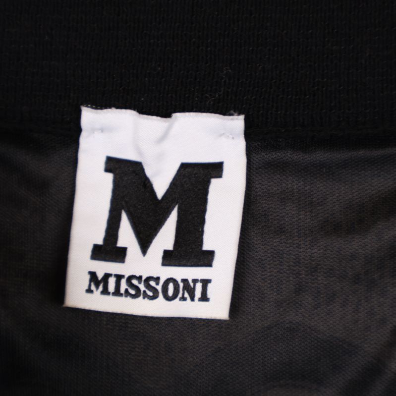 Missoni märkesetikett på kjolen
