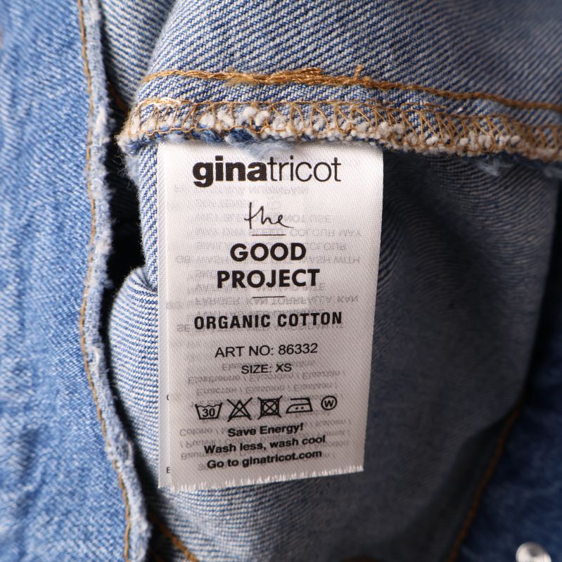 Ginatricot label på insidan av jackan
