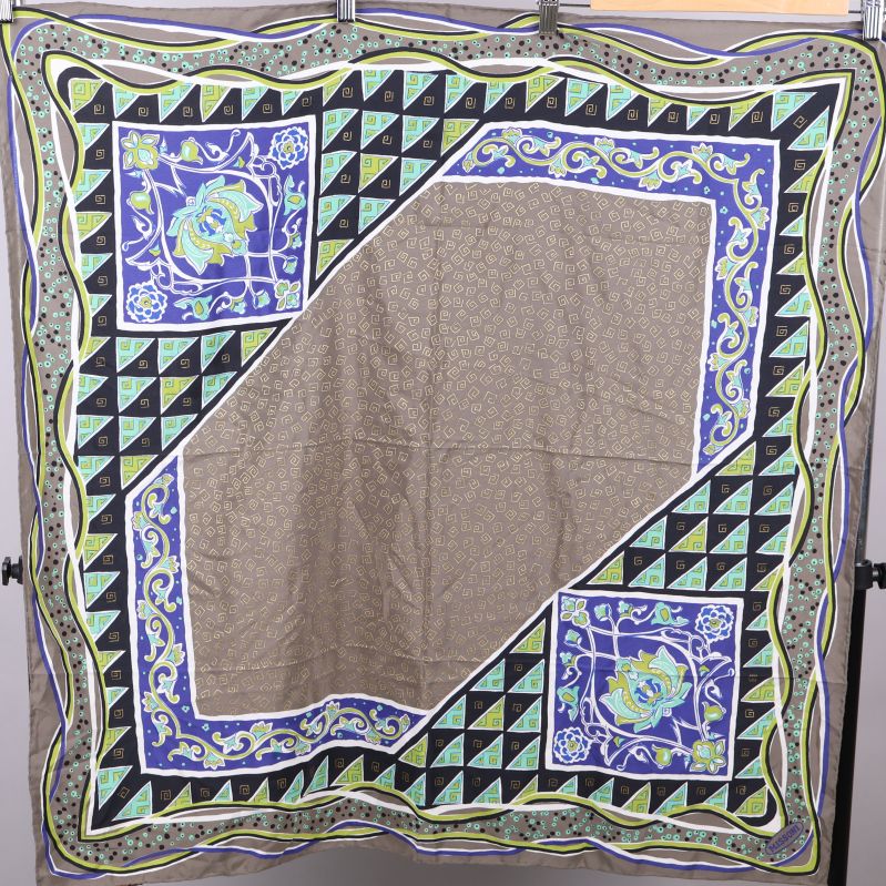 Stort fyrkantigt mönstrat scarf