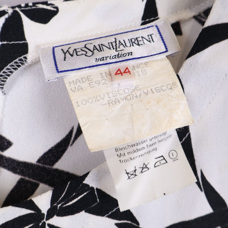 Yves Saint Laurent lapp med storleksinformation