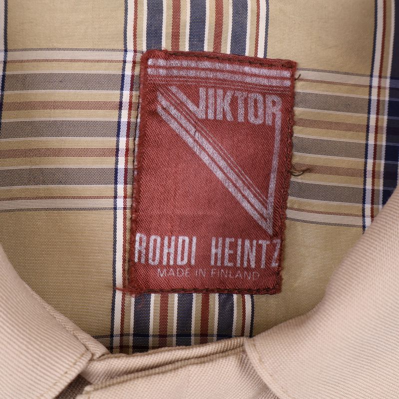 Rohdi Heintz etikett inuti trenchcoat