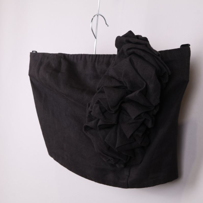 Svart bustier från sidan