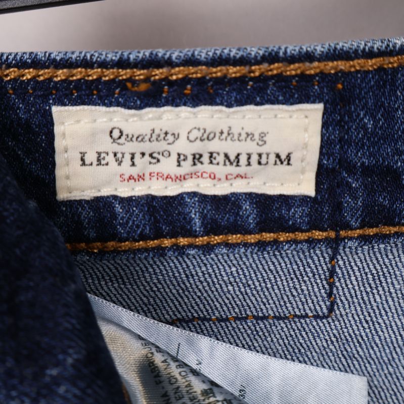 Levi's Premium etikett inuti jeans