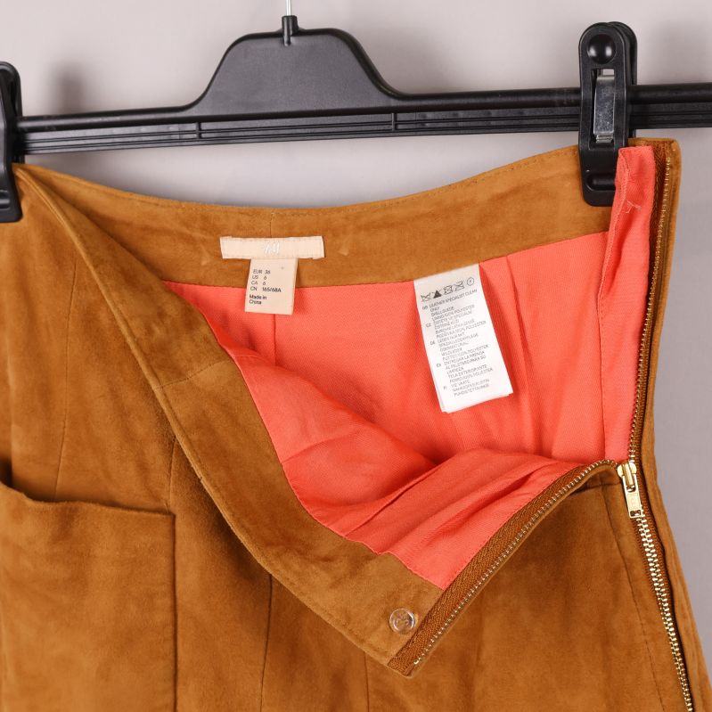 Inre foder och dragkedja av shorts