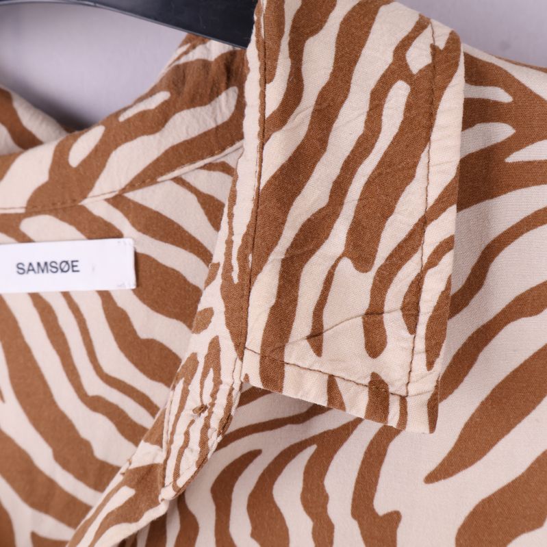 Närbild på kragens skick