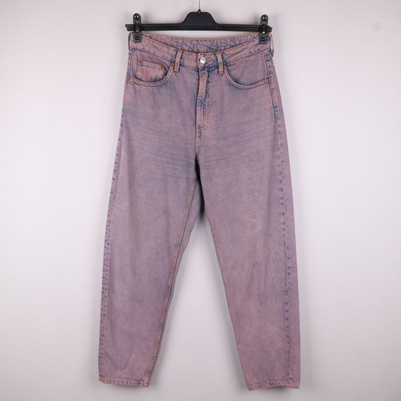 Framsidan av jeans