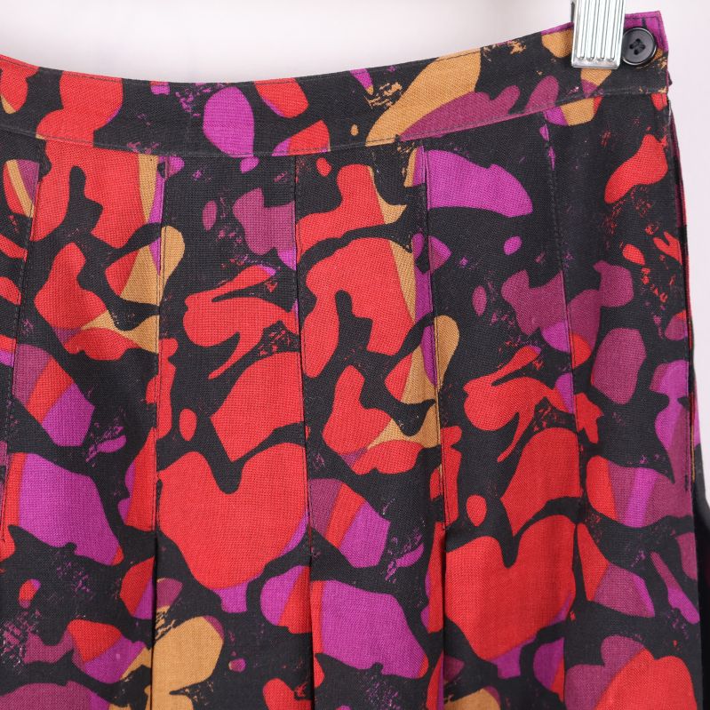 Närbild av mönster på kjol