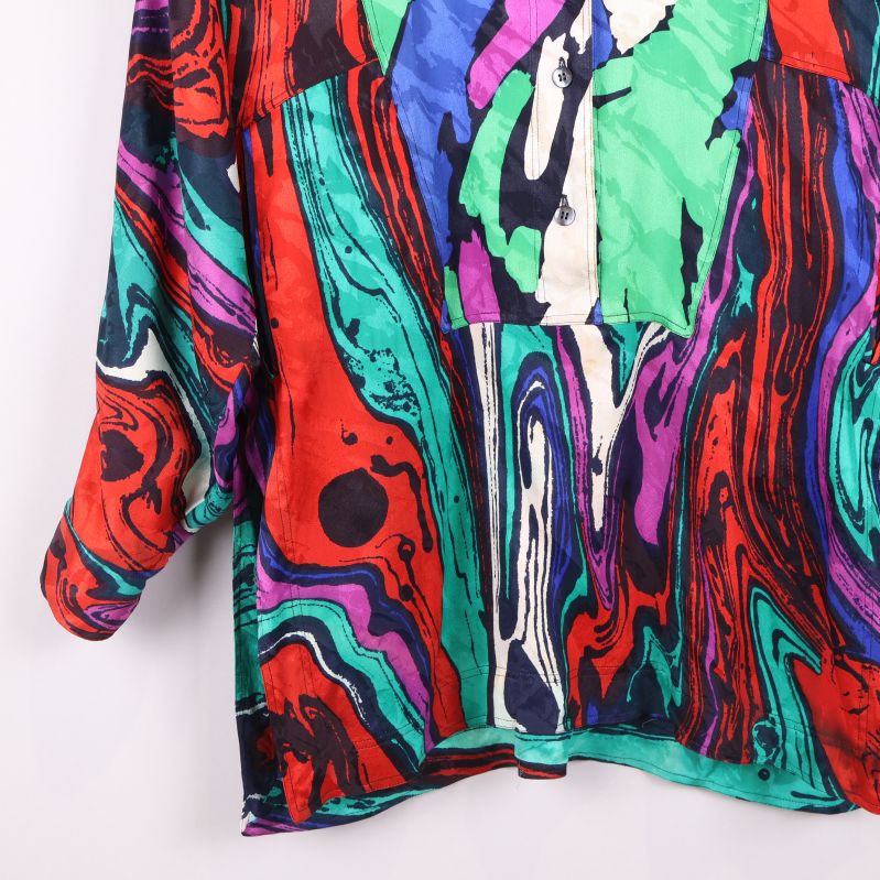 Närbild på skjortans nedre del