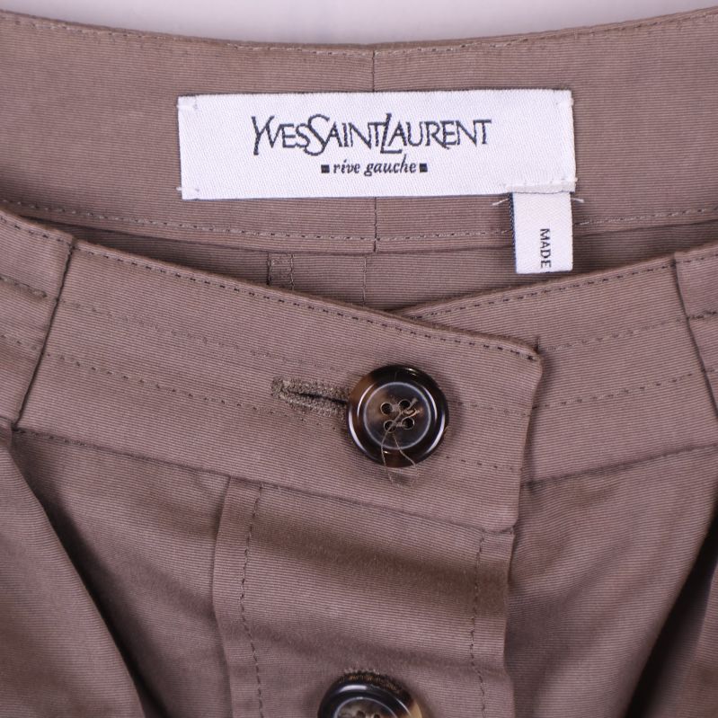 Yves Saint Laurent etikett i insidan