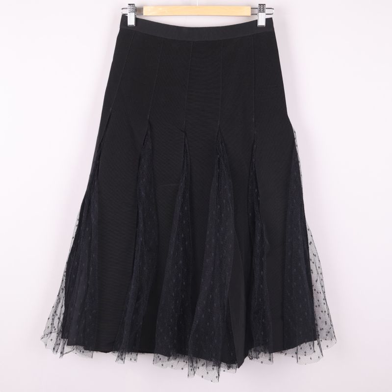 Svart kjol framifrån